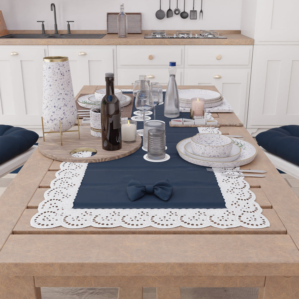 Runner da Tavolo Elegante Shabby Chic con Pizzo e Fiocchi Blu Notte