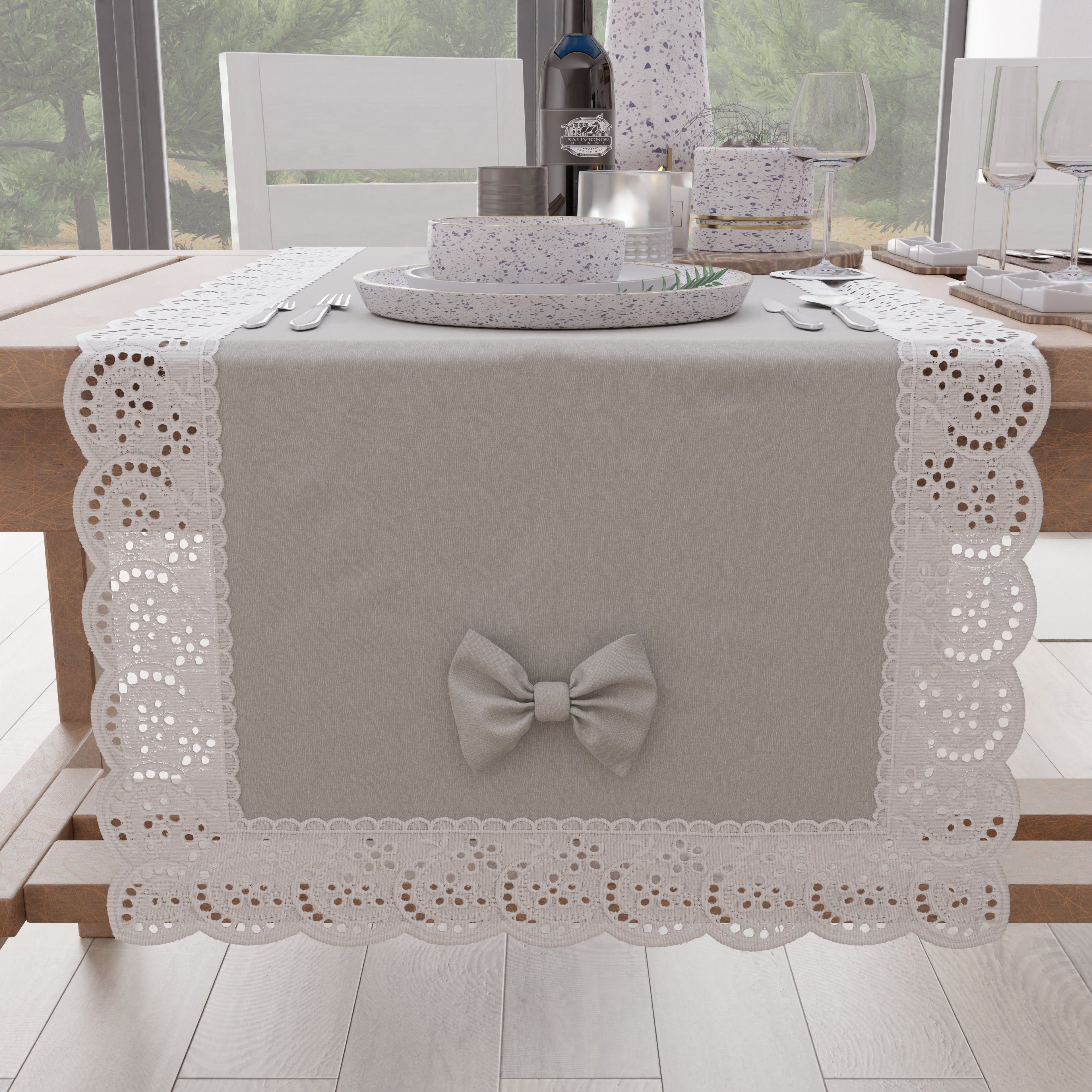 Runner da Tavolo Elegante Shabby Chic con Pizzo e Fiocchi Grigio Chiaro